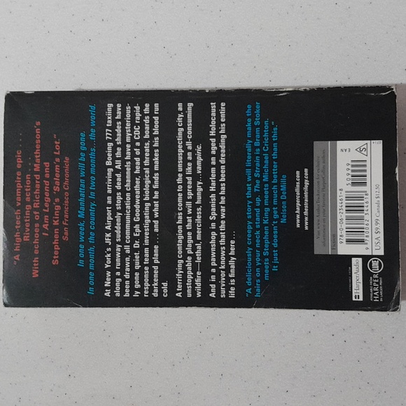 The Strain Paperback Book by Authors Guillermo Del Toro & Chuck Hogan - Picture 4 of 4